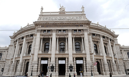 szervuszausztria_-burgtheater_1392017720097387.jpg