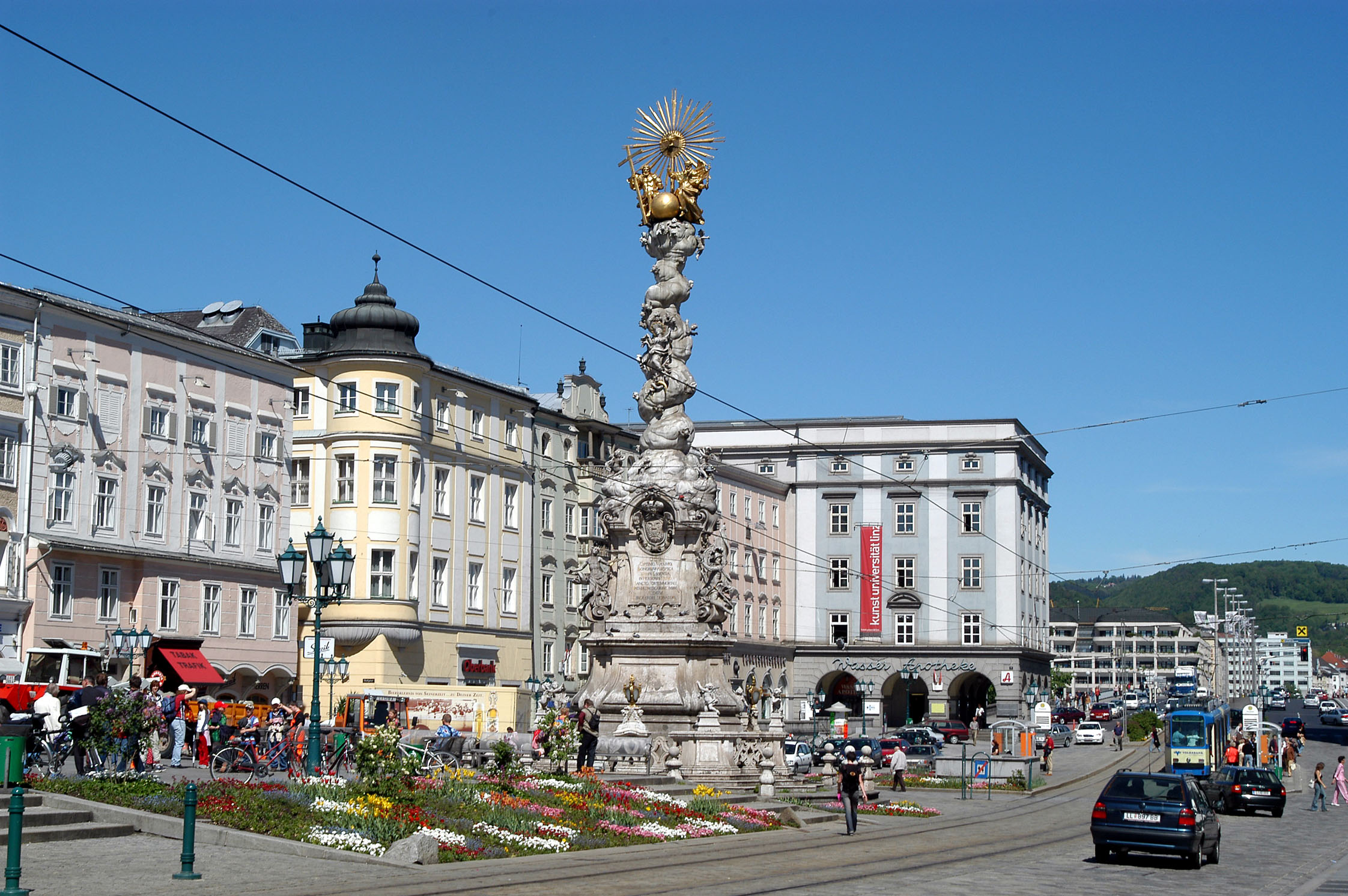 szervuszausztria_LinzHauptplatz_TVL-Presseamt.jpg