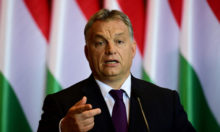 szervuszausztria_orban_zaszlo.jpg