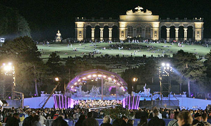 szervuszausztria_schoenbrunn20090605120557.jpg